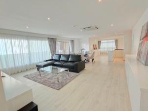 For RentCondoSilom, Saladaeng, Bangrak : Fully Furnished 2 Beds Condo for Rent!