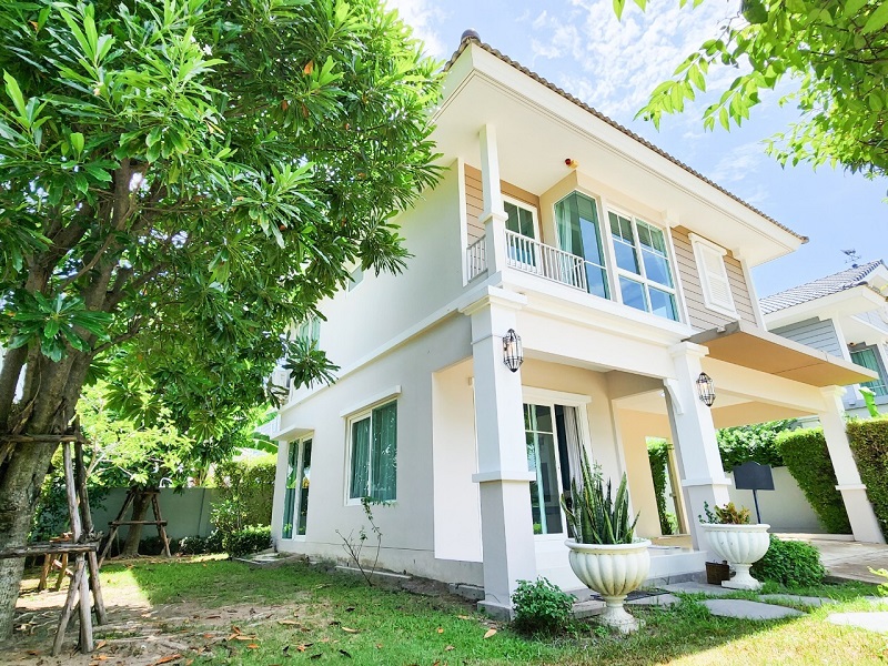 ขายบ้านสมุทรปราการ สำโรง : ขายบ้านเดี่ยว หน้าบ้านชนสวน วิลเลจจิโอ บางนา VILLAGGIO ถนนบางนา-ตราด กม26 บางเสาธง สมุทรปราการ.