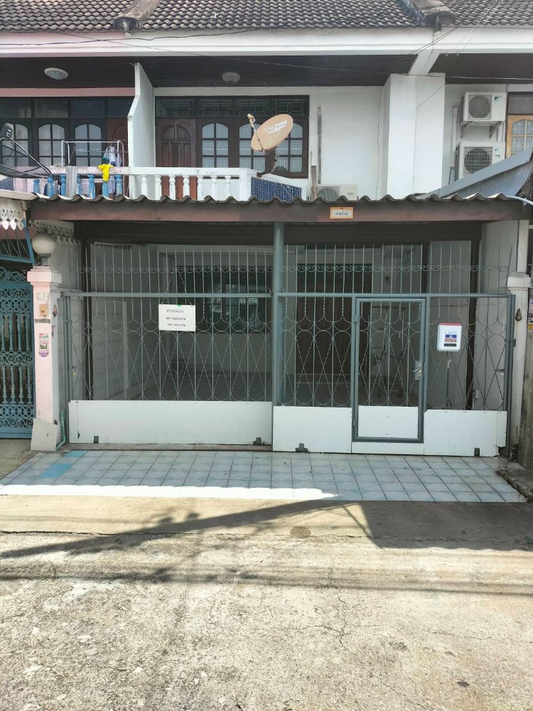 For RentTownhouseBangna, Bearing, Lasalle : Townhouse 2nd floor for​ rent!! Nearly MRT Sri-iam just​ 5​ minute.​