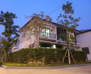 ขายบ้านนวมินทร์ รามอินทรา : ขายด่วน!!! Centro รามอินทรา-จตุโชติ - บ้่นเดี่ยว แปลงมุม - 4 ห้องนอน