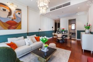 For RentCondoSukhumvit, Asoke, Thonglor : For rent ✨ Khun by yoo 2 bedrooms, beautifully decorated, luxurious, 125k, contact 095 426 4563 (Boss)