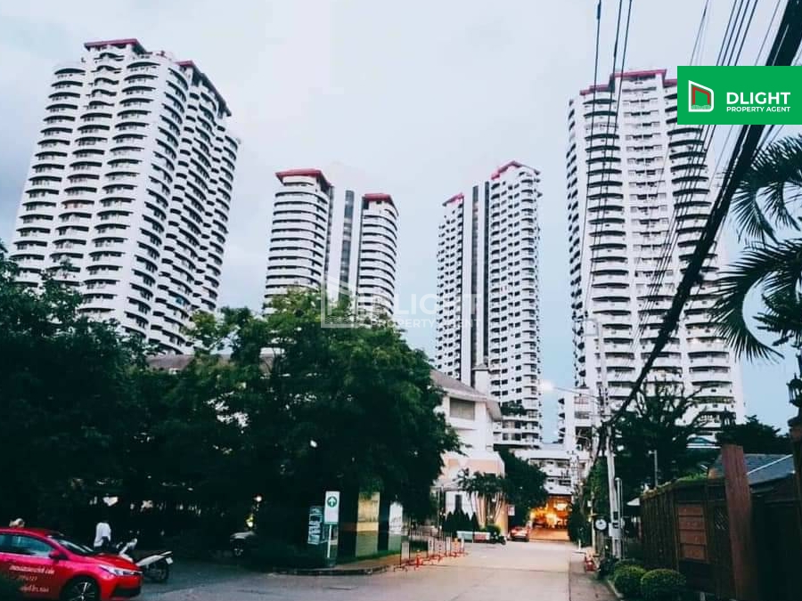 For SaleCondoPattanakan, Srinakarin : Flora Ville Condo Pattanakarn 51, price 22 million baht, 252.84 sq m, 3 bedrooms, 3 bathrooms, near the yellow BTS and Airport Link.