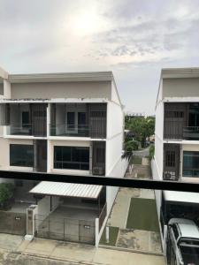 For RentTownhouseKaset Nawamin,Ladplakao : Townhome for rent, The Landmark, beautifully decorated, air conditioned, fully furnished, ready to move in, 3 bedrooms, 4 bathrooms, rental price 38,000 baht per month.