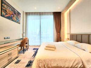 ให้เช่าคอนโดวงเวียนใหญ่ เจริญนคร : FOR (RENT)  PRICE 60,000/m.  – Magnolias Waterfront Residence, 1 BED 1 BATH, 11 th,  61 SQ.M.
