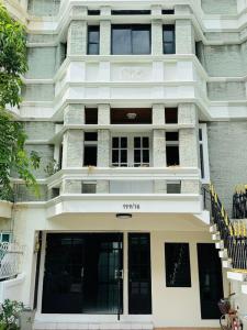 For RentTownhouseSukhumvit, Asoke, Thonglor : Moo Baan Chicha Castle  (Sukhumvit 31) for Rent