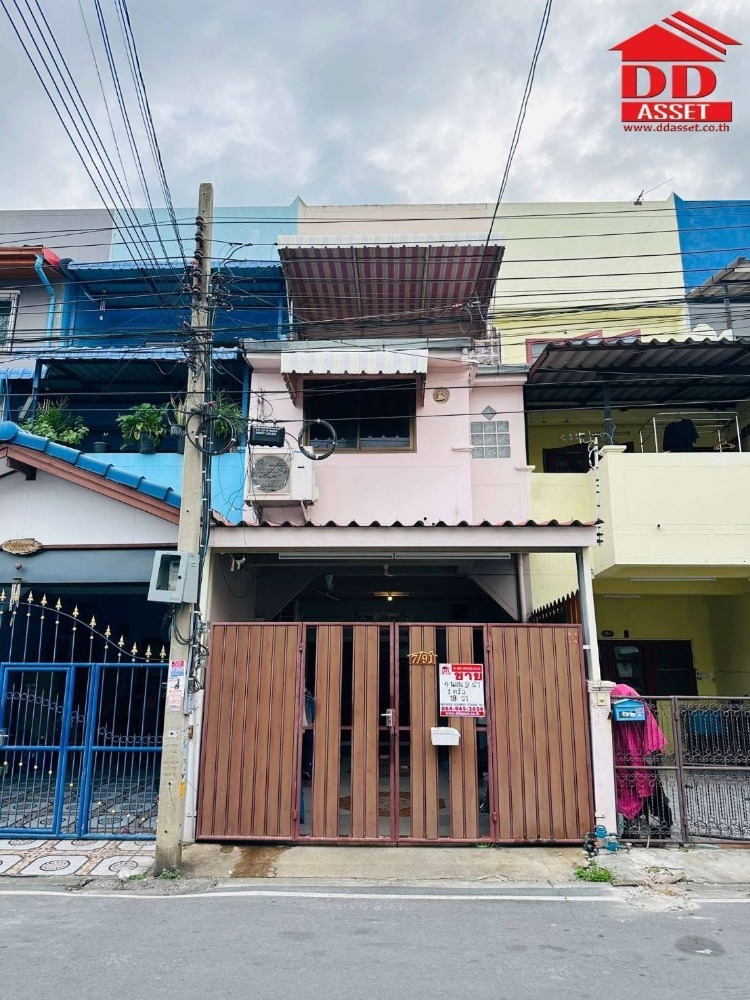 For SaleTownhouseRattanathibet, Sanambinna : 3-story townhouse for sale, Rattanathibet Village, Bang Bua Thong, Nonthaburi, code T8008.