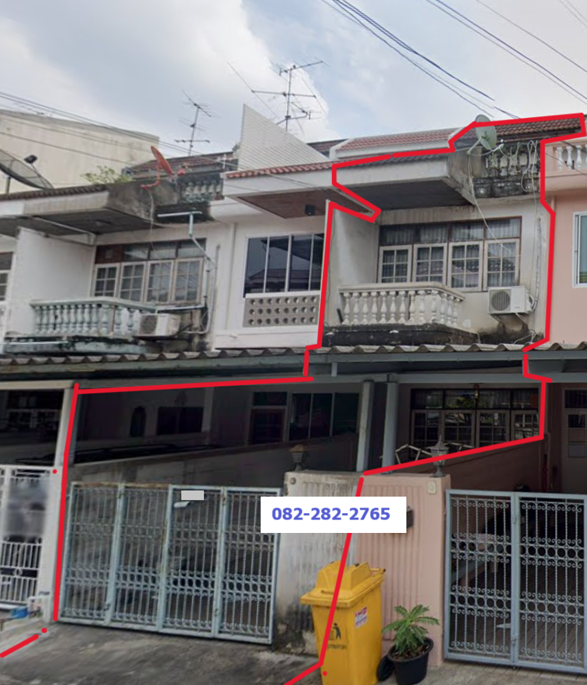 For SaleTownhouseRathburana, Suksawat : 18.6 sq m, 3 bedrooms, 2 bathrooms, 3-story townhome, Suksawat 29, near the BTS, Pracha Uthit intersection.