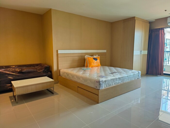 For RentCondoChaengwatana, Muangthong : For rent: “Eksin Place Condo Ngamwongwan”/ Studio, size 36 sq m, price 7,000 baht.