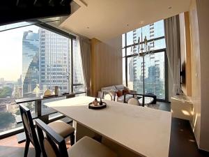 ให้เช่าคอนโดสุขุมวิท อโศก ทองหล่อ : Rental : Laviq Sukhumvit 57 , Duplex 2 Bed 2 Bath , 98 S.qm , High Floor