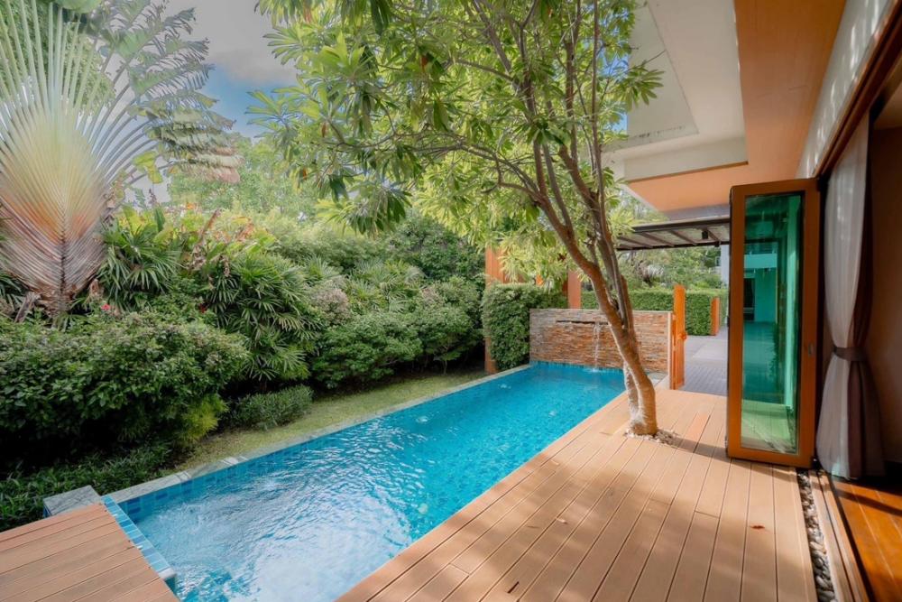 For SaleHouseHuahin, Prachuap Khiri Khan, Pran Buri : Luxurious Pool Villa house for sale With a private swimming pool, Luxyry pool villa style, the most beautiful house in Hua Hin, 3 bedrooms, 4 bathrooms, 3 parking spaces, has an area for grilling, size 74 sq m, usable area 279 sq m, Hua Hin Road, Sam Phan