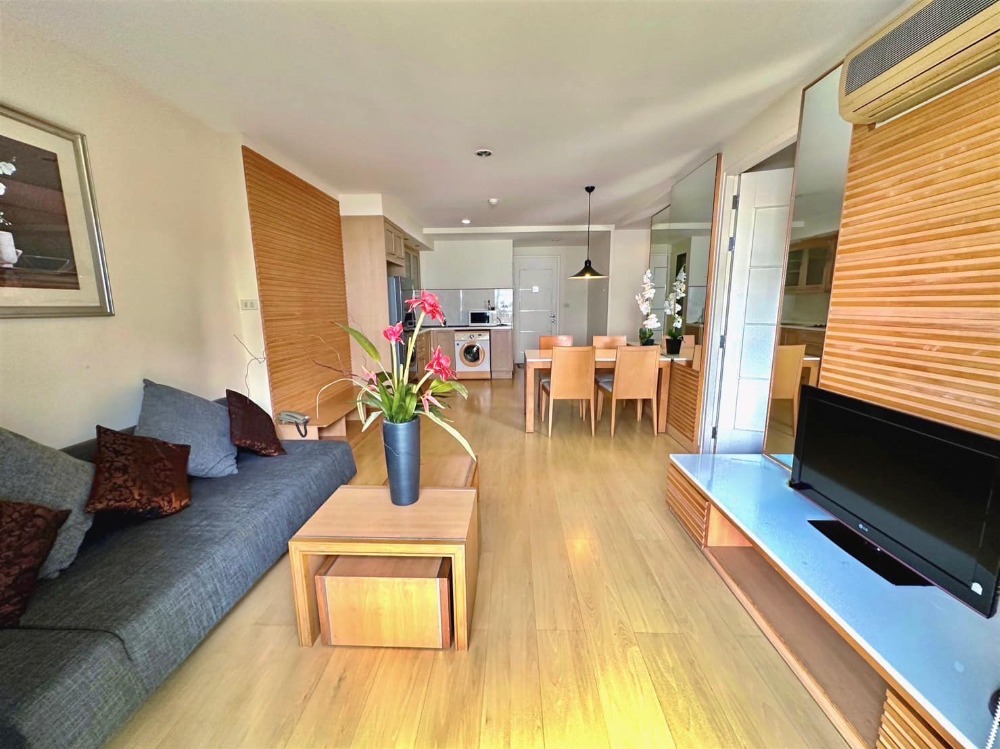 For SaleCondoSukhumvit, Asoke, Thonglor : 2 bedroom condo for sale, very special price Suitable for decorating, renting or living by yourself, suitable, quiet, safe, the alley has footpaths, easy to walk, near Major Sukhumvit.
