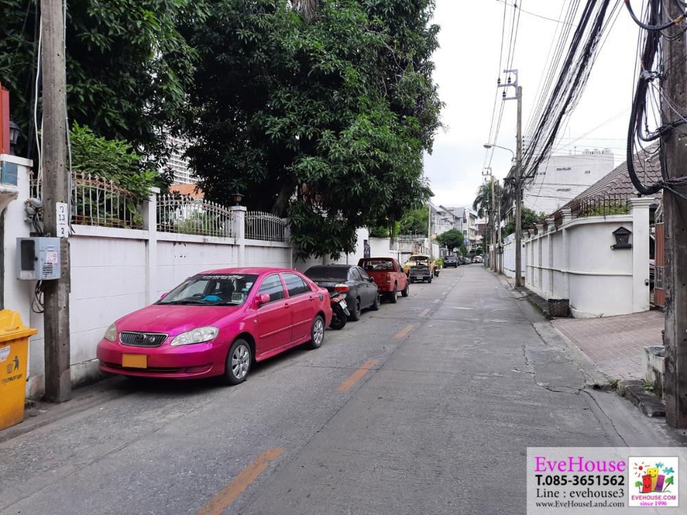 ขายที่ดินวงเวียนใหญ่ เจริญนคร : ขายที่ดิน ในซ.เจริญนคร ขนาด 500 ตร.วา หน้ากว้างติดถนน ประมาณ 24 เมตร 1.2 กม. จากสถานีรถไฟฟ้าวงเวียนใหญ่ ( สายสีเขียว ) และศูนย์ราชการ กระทรวงมหาดไทย แห่งใหม่