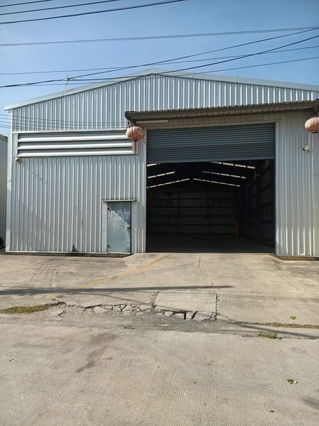 For RentWarehousePhutthamonthon, Salaya : Warehouse for rent, size 360 ​​sq m., Soi Rai Khing 26, Line 5, warehouse with bathroom, location on Line 5, road width 18 meters, trailer truck easy to get in and out.
