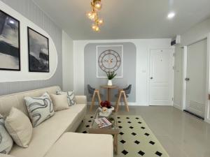 ขายคอนโดเกษตรศาสตร์ รัชโยธิน : ✅ขายถูก condo 𝑹𝒆𝒈𝒆𝒏𝒕 𝑯𝒐𝒎𝒆𝟏𝟔  พหลโยธิน-สายหยุด ชั้น 6 ทิศใต้ ขนาด 31.5 ตรม. แบบ 1 นอน 𝟏 ห้องน้ำ ราคา 1,390,000 บาท 💠 กั้นผนังเป็นสัดส่วน 1 ห้องครัว ระบบปิด ติดระเบียงกว้าง🚇สายหยุด🛎รีบจองเลย