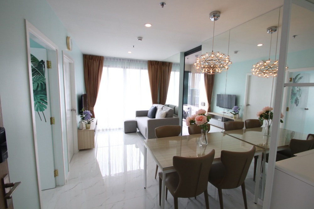 For RentCondoBangna, Bearing, Lasalle : For rent/sale, corner room, 2 bedrooms, Ideo O2 Bangna, size 47 sq m., pool view, 21st floor, fully furnished.