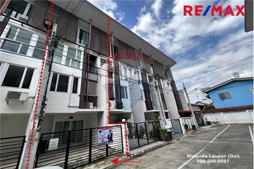ขายทาวน์เฮ้าส์/ทาวน์โฮมแจ้งวัฒนะ เมืองทอง : ขายทาวน์โฮม 3.5 ชั้น ดิ แอททิค 3 แจ้งวัฒนะ - 920091001-493