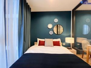 For SaleCondoRama9, Petchburi, RCA : Luxury condo for sale, The Base Garden Rama 9, near ARL Ramkhamhaeng, high floor, good view.