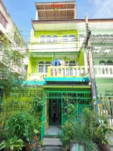 For SaleTownhouseRathburana, Suksawat : Urgent sale, townhouse, 3 floors, 1 unit, Soi Rat Burana 18, price 3 million baht.