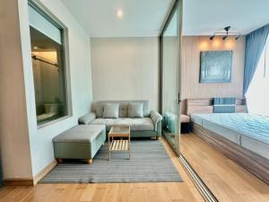 For RentCondoSriracha Laem Chabang Ban Bueng : Condo for rent Sriracha Complete furniture and electrical appliances Luxurious condo next to the sea