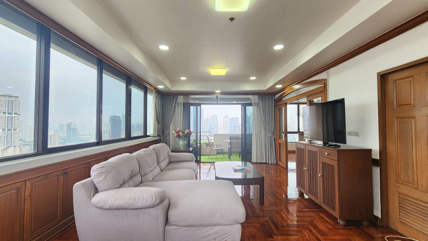 For RentCondoSukhumvit, Asoke, Thonglor : Ruamsuk for Rent - 3 beds  - 368 sqm - 123500 THB