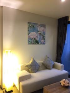 ขายคอนโดสุขุมวิท อโศก ทองหล่อ : ริทึ่ม สุขุมวิท 42 / ชั้น 18 พื้นที่ 45.00 ตร.ม. 1ห้องนอน 1 ห้องน้ำ