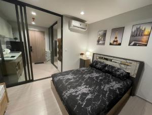 ให้เช่าคอนโดท่าพระ ตลาดพลู วุฒากาศ : ปล่อยเช่าคอนโด  life sathorn sierra (คอนโดติดถนนเส้นสาทรและBTSตลาดพลู150ม)**ไม่รับเอเจ่น**ชั้น7 ขนาด 28ตารางเมตร12,900บาท/เดือน เครื่องใช้ไฟฟ้า ครบพร้อมเข้าอยู่ได้เลย- Smart TV- ตู้เย็น- ไมโครเวฟ- เครื่องซักผ้า- เตาไฟฟ้า ,ที่ดูดควัน- เครื่องทำน้ำอุ่น**ห้อ