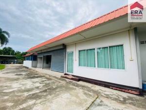 For RentHousePattaya, Bangsaen, Chonburi : L080541 House for rent with office building, 5 bedrooms, 1 bathroom, Sriracha, Chonburi.