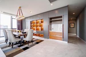 ขายคอนโดสุขุมวิท อโศก ทองหล่อ : Rental (ให้เช่า) : The monument thonglo เดอะ โมนูเมนต์ ทองหล่อ 3 Bedrooms,4 Bathrooms,Maid Room,253 sq.m. High floor Call 0647944263
