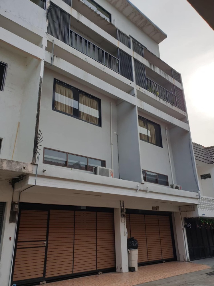 ให้เช่าตึกแถว อาคารพาณิชย์อ่อนนุช อุดมสุข : Commercial building Soi Sukhumvit 101/1 4.5 floors near the BTS อาคารพาณิชย์ ซอย สุขุมวิท101/1 4.5 ชั้น ใกล้รถไฟฟ้า