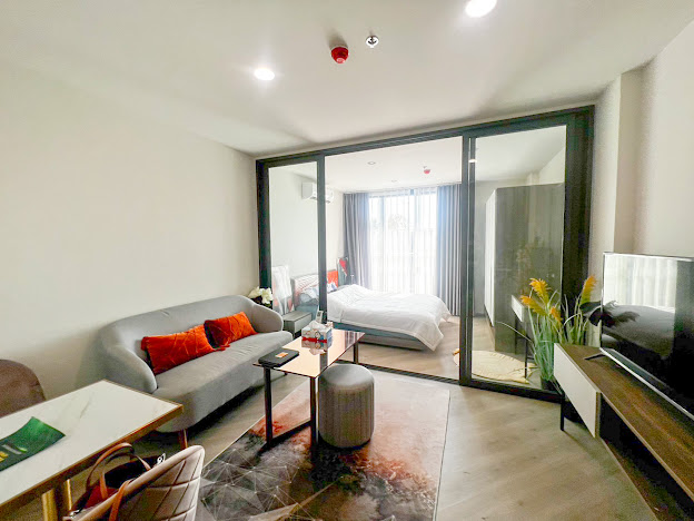 For SaleCondoVipawadee, Don Mueang, Lak Si : Condo The Base Saphanmai, The Base Saphanmai (Sansiri Project), next to BTS Sai Yut 5 steps.