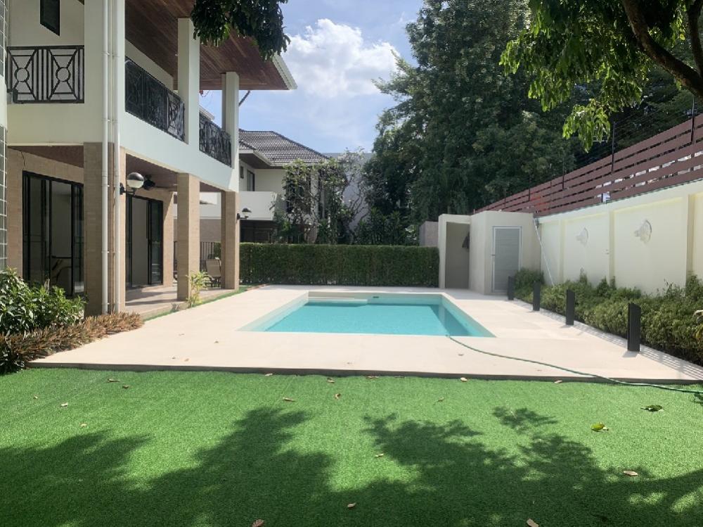 For RentHouseSukhumvit, Asoke, Thonglor : ✨️✨️Single​ House For rent Big garden and private swimming pool ⭐️