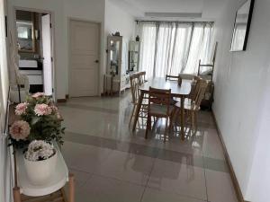 ขายคอนโดพระราม 9 เพชรบุรีตัดใหม่ RCA : P13091223 ขาย/For Sale Condo  Supalai Wellington (ศุภาลัย เวลลิงตัน) 2นอน 2น้ำ 57.5ตร.ม ชั้น5 ตึก9 ห้องสวย เฟอร์ครบ พร้อมอยู่