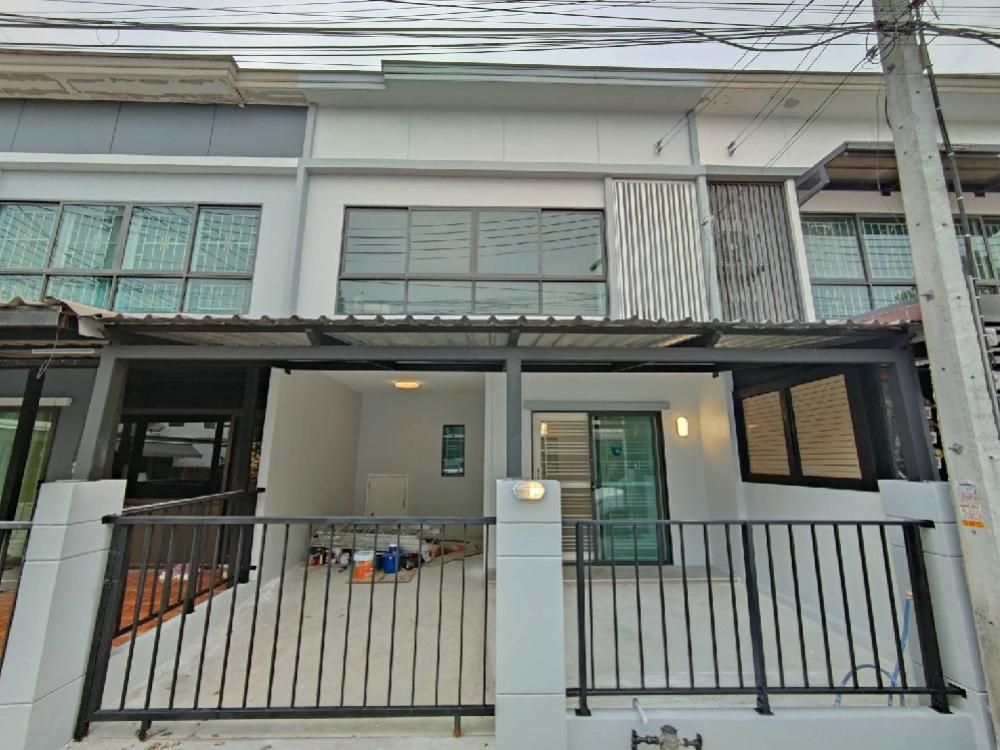 For SaleTownhousePhutthamonthon, Salaya : Townhome for sale, Pruksa 83, completely renovated, good quality, beautiful, ready to move in, close to gardens, near Central Mahidol, Salaya.