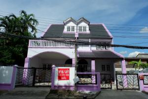 For SaleHousePinklao, Charansanitwong : Semi-detached house for sale, location Borommaratchachonnani 101, Por Phasuk Village, convenient travel, if you dont have a personal car you can travel.