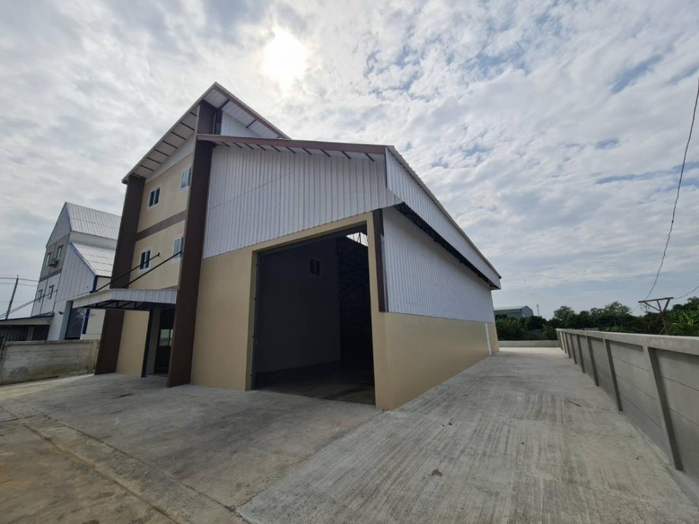 For RentWarehouseNonthaburi, Bang Yai, Bangbuathong : Warehouse with office for rent, 708 sq m, Bang Yai area, Nonthaburi, with housing.