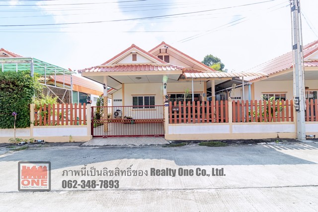 For SaleHouseRayong : Single house for sale, ready to move in, location Pattaya-Map Ta Phut Road, Samnak Thon Subdistrict, Ban Chang District, Rayong Province.