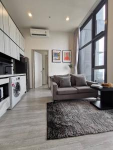 For RentCondoOnnut, Udomsuk : Condo for rent near The Line sukhumvit 101, corner room, high ceiling, decorated with good furniture, complete set, ready to move in.