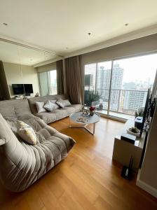 For RentCondoWongwianyai, Charoennakor : Condo for rent, Hive Taksin, high floor, large room, beautifully decorated, next to the river.