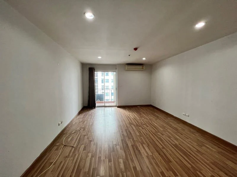 For SaleCondoVipawadee, Don Mueang, Lak Si : (Code S4043) Condo for sale, Regent home 10, price 1.3 million baht, near BTS Wat Phra Si Mahathat, Central, Union Mall, Lotus, Major, convenient travel, near shopping areas.