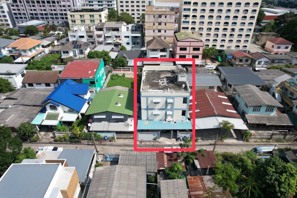 For SaleBusinesses for saleLadprao101, Happy Land, The Mall Bang Kapi : 3-story apartment for sale, Soi Lat Phrao 136.