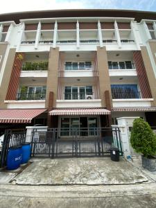 For RentHome OfficeRathburana, Suksawat : Home Office for rent, 4 floors, parking for 2 cars 🔥 Biztown Rama 3-Suksawat Project 🔥