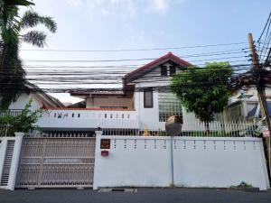 ขายบ้านรัชดา ห้วยขวาง : บ้านเดี่ยว ใกล้ MRT สุทธิสาร / 5 ห้องนอน (ขาย), House near MRT Suthisan / 5 Bedrooms (SALE) CREAM448