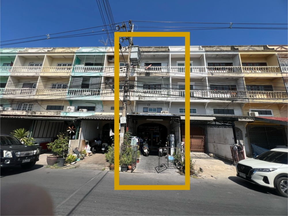 For SaleShophouseVipawadee, Don Mueang, Lak Si : Urgent sale! Commercial building, 3 and a half floors, Phahonyothin 52, just 10 minutes from BTS Saphan Mai DDD.