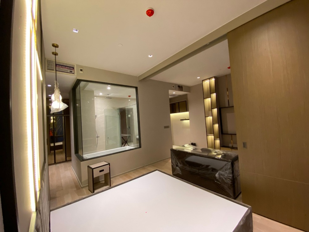 For SaleCondoSilom, Saladaeng, Bangrak : Ashton Silom【𝐒𝐄𝐋𝐋】🔥New room Decorated in an extremely luxurious style, wide space, has a bathtub, million-dollar view, high floor, ready to move in 🔥 Contact Line ID: @hacondo