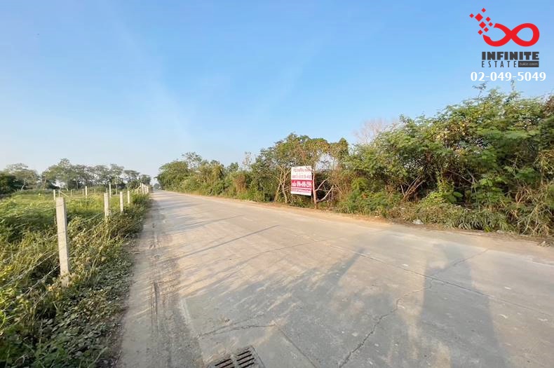 For SaleLandPathum Thani,Rangsit, Thammasat : Empty land for sale, 6 rai, Phahon Yothin Road, Soi Iyara 37, Khlong Luang District, Pathum Thani.