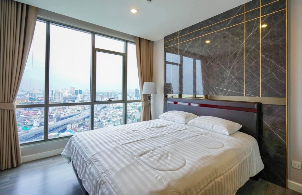 For SaleCondoSiam Paragon ,Chulalongkorn,Samyan : The Room Rama 4【𝐒𝐄𝐋𝐋】🔥 Room in Rama 4, decorated with marble work, golden edges Looks very modern Near MRT Hua Lamphong Ready to move in 🔥 Contact Line ID: @hacondo