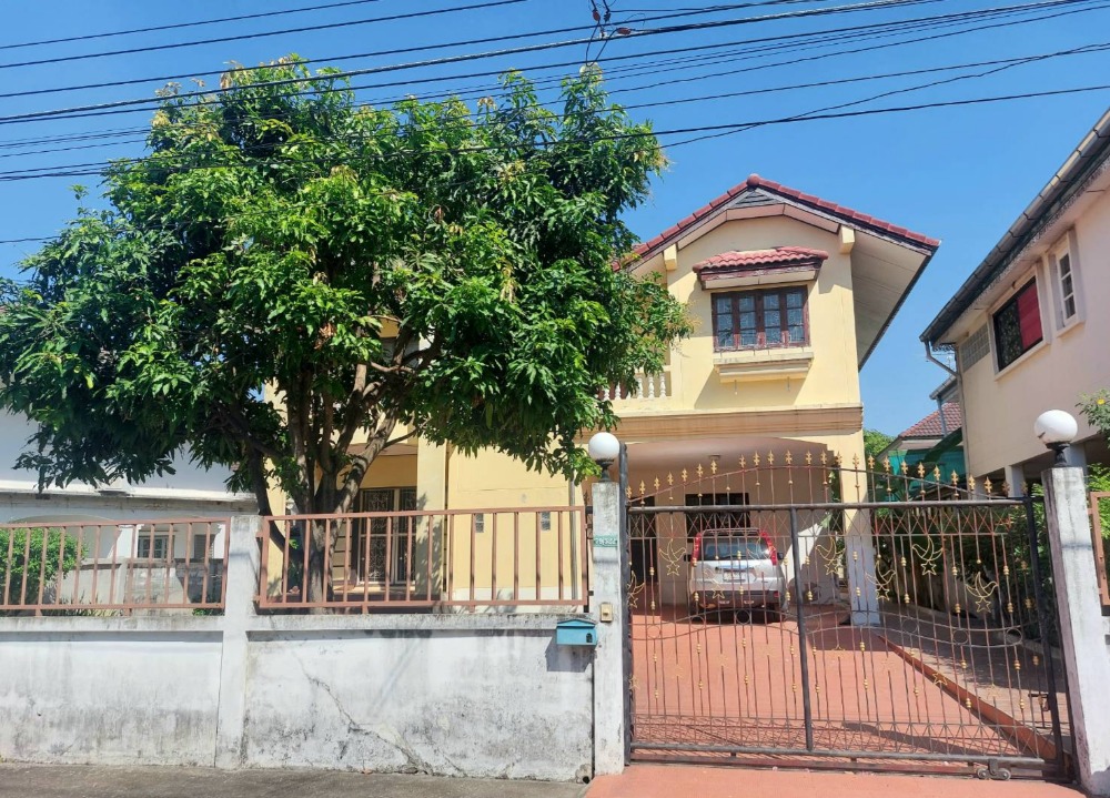 For SaleHouseMin Buri, Romklao : Single house for sale, 96 sq m, Thararom Village, Soi Ramkhamhaeng 150, near the Orange Line, Nom Klao Station.