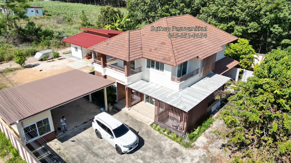 For SaleBusinesses for saleRayong : 2-story detached house for sale with 20 rental rooms, area 1-2-62 rai, near CP Industrial Estate and Charlotte Village, Nikhom Phatthana, Rayong.