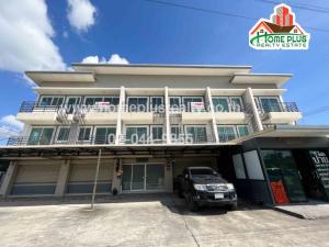 For SaleShophouseRayong : 3-story commercial building on Patthanaprasert Road, Rayong, connected to 2 buildings.