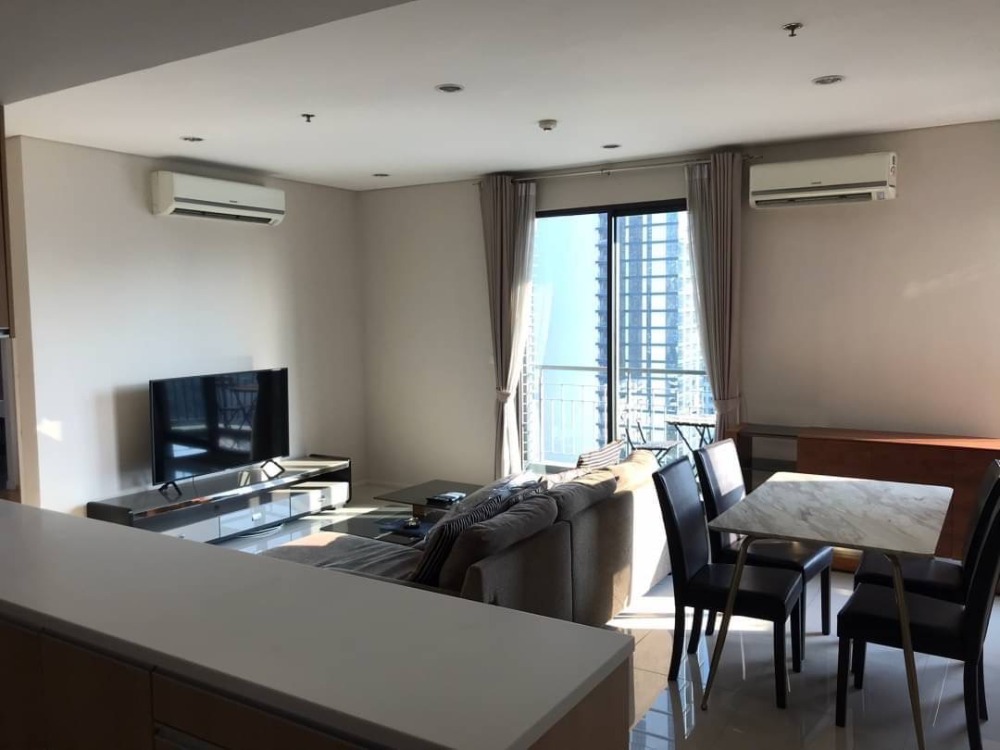 For RentCondoRama9, Petchburi, RCA : For rent📌 Villa Asoke🚩2 bedrooms, 2 bathrooms, 80 sq m, 40,000 / month, unblocked view, south breeze, ready to move in, well taken care of, 1 minute walk to MRT, 5 minutes to Airport real link.